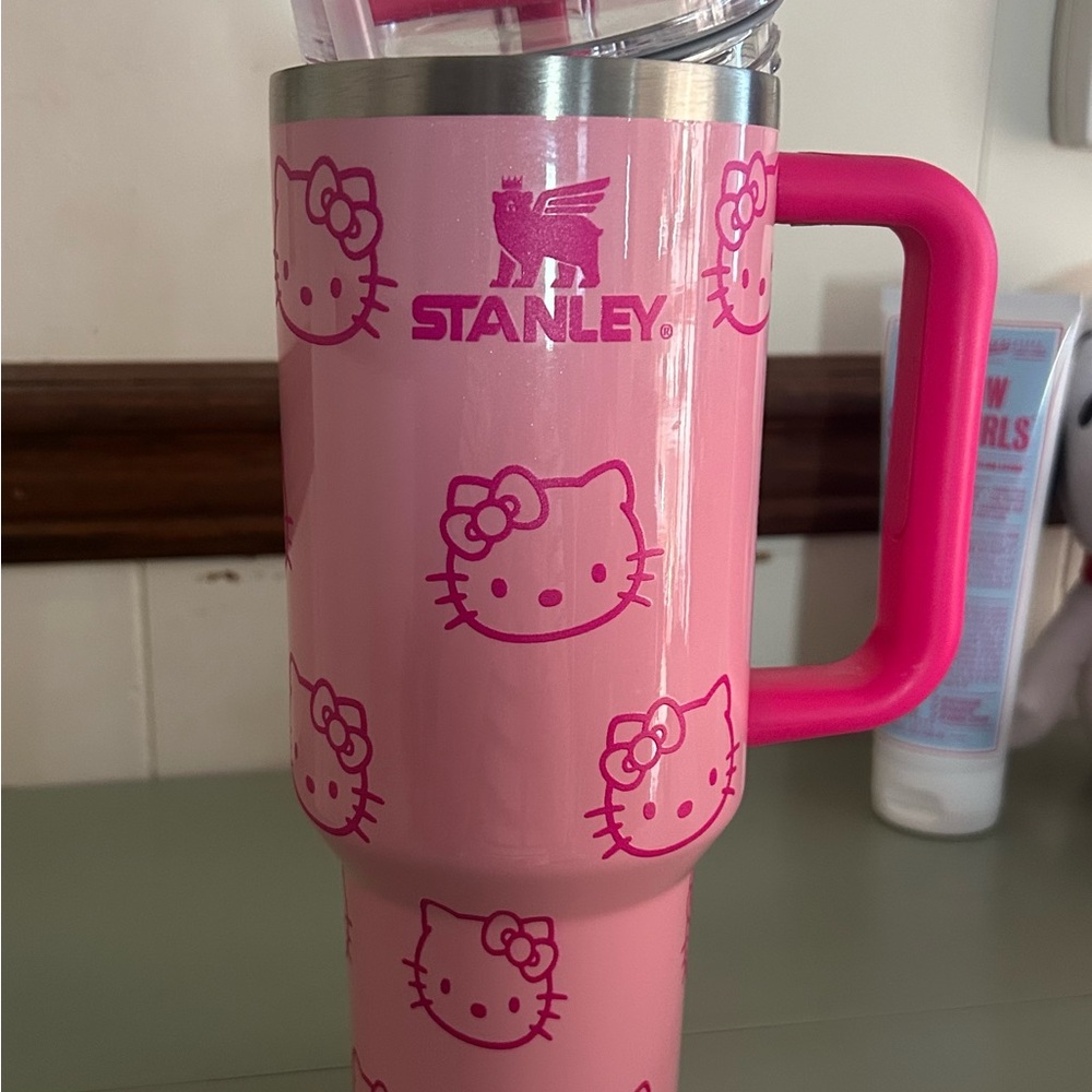 Stanley Pink Hello Kitty Insulated Tumbler